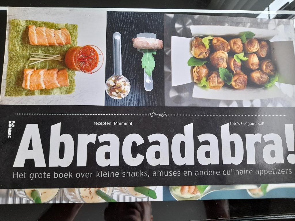 Abracadabra. Het grote boek over kleine snacks, amuses & ..., Boeken, Verzenden, Zo goed als nieuw, Overige gebieden