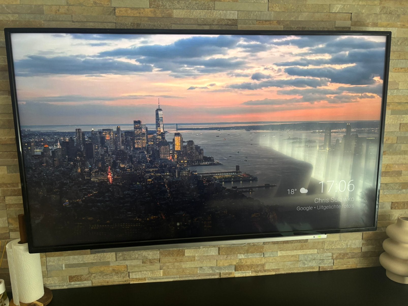 Tekoop toshiba tv met android op, Ophalen, 50 Hz, Zo goed als nieuw, 100 cm of meer
