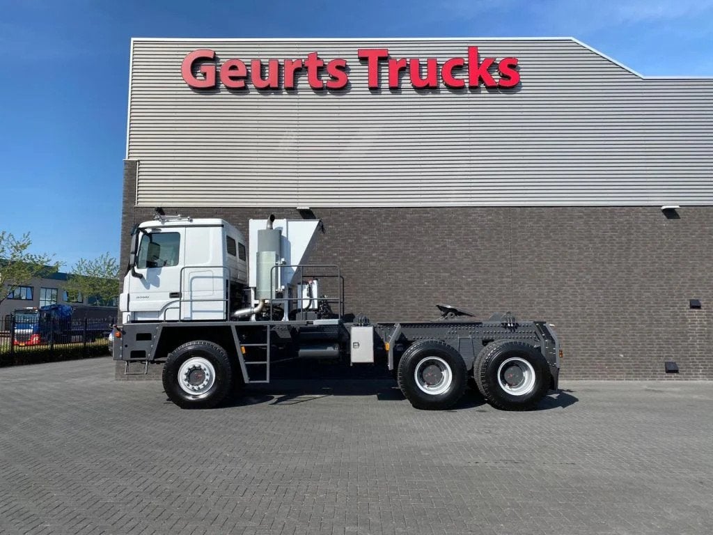 Mercedes-Benz TITAN 5560 Z52-600 F TITAN 5560 Z52-600 F 6X6, Auto's, Automaat, 600 pk, Wit, Mercedes-Benz