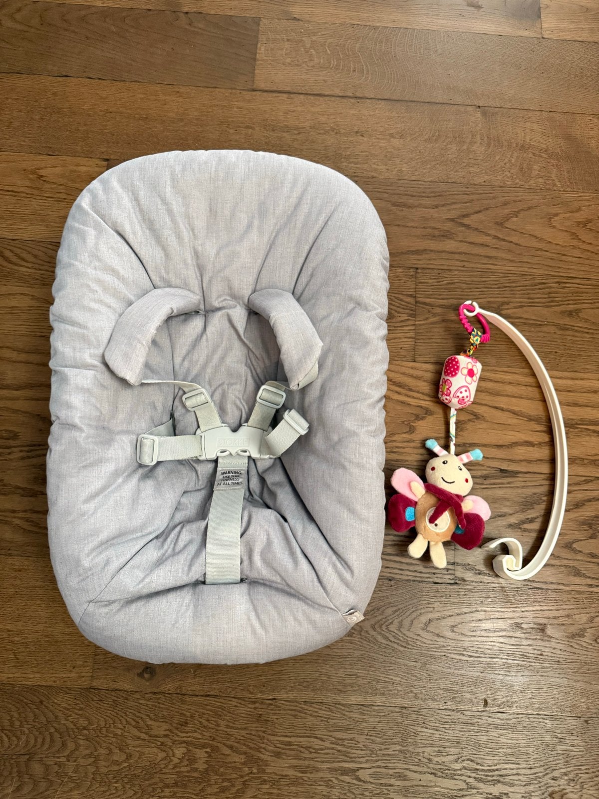 Stokke Tripp Trapp Newborn Set met speelgoedhanger, Kinderen en Baby's, Kinderstoelen, Ophalen, Zo goed als nieuw, Overige typen