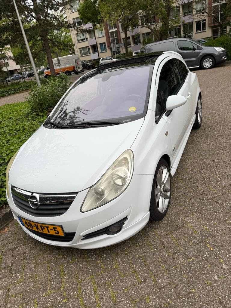 Opel Corsa 1.4 16V 3D WR 2010 Wit, Auto's, Opel, Voorwielaandrijving, 40 €/maand, 4 cilinders, Wit