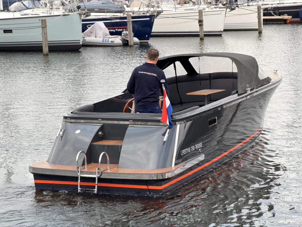 Lifestyle Marine 750 + 42PK Craftsman 2022, Niet ingevuld, Binnenboordmotor, Zo goed als nieuw, Polyester