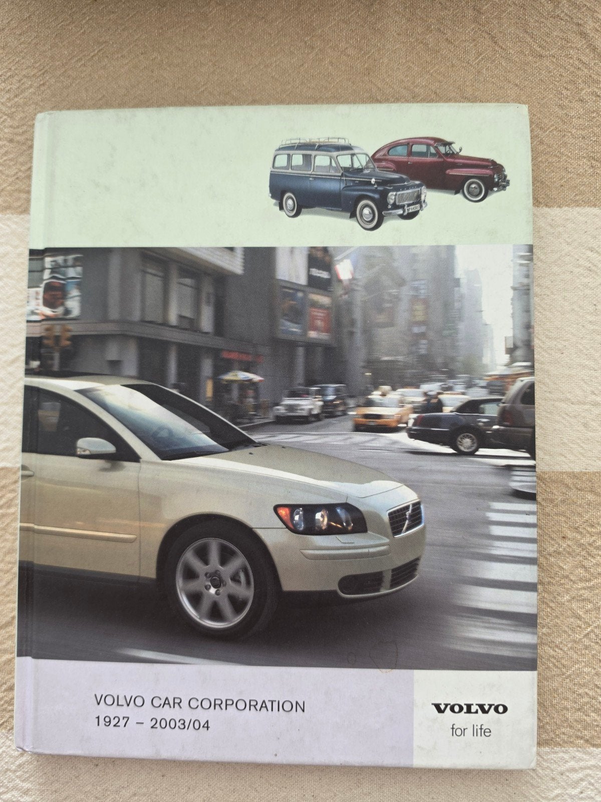 Volvo Car Corporation 1927-2003/04 Boek, Boeken, Ophalen of Verzenden, Zo goed als nieuw, Volvo, Onbekend