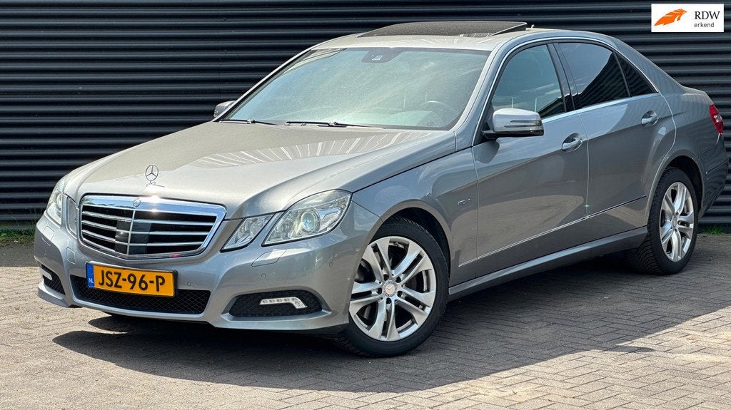 Mercedes-Benz E-klasse 350 CGI Avantgarde | Schuifdak | Xeno, Auto's, Mercedes-Benz, Bedrijf, Te koop, E-Klasse, Adaptive Cruise Control