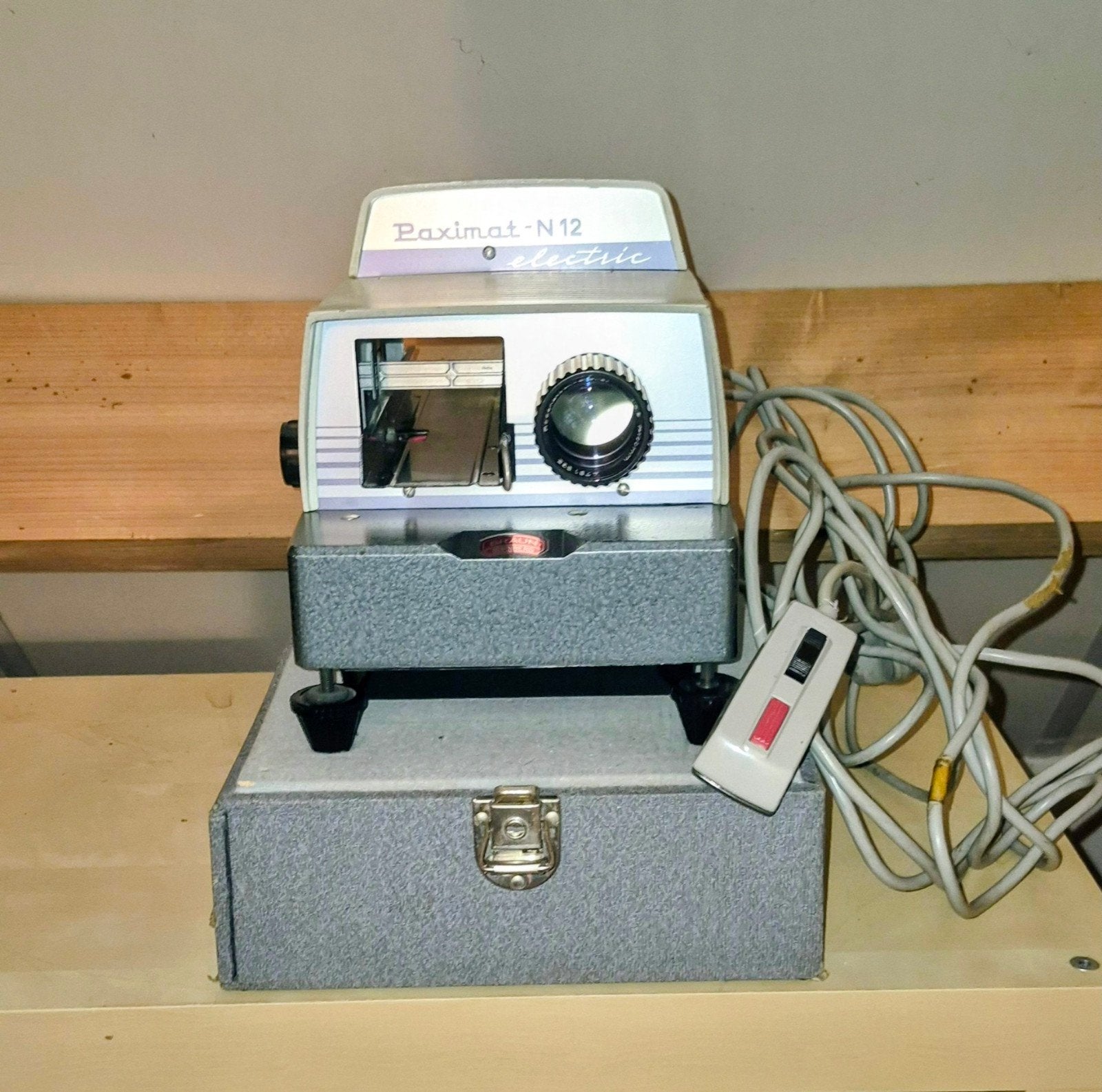 Zolderopruiming: Paximat N 12 electric diaprojector, Ophalen, Gebruikt