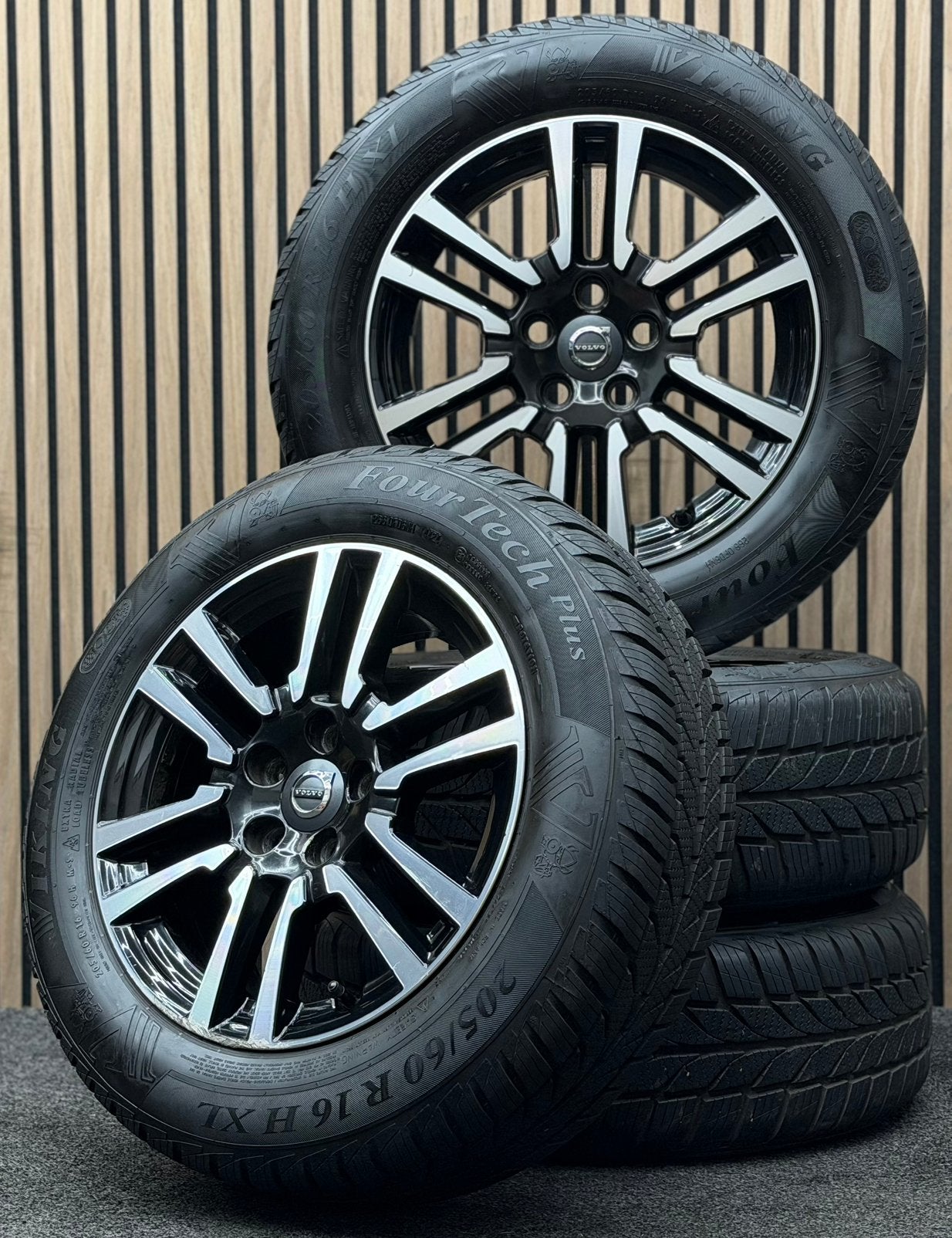 Originele 16 inch Volvo V40 Cross Country 5x108 All Season, Ophalen, 16 inch, ., Banden en Velgen