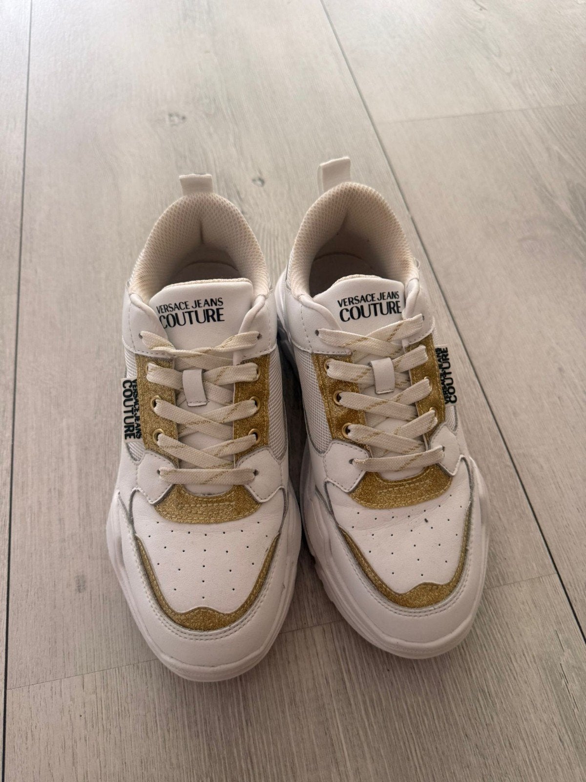 Versace Jeans Couture sneakers wit/goud, Wit, Ophalen of Verzenden, Sneakers of Gympen, Zo goed als nieuw