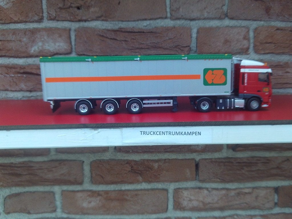 Tekno  Daf  XF  met  Carfloor  van  Zijderlaan.