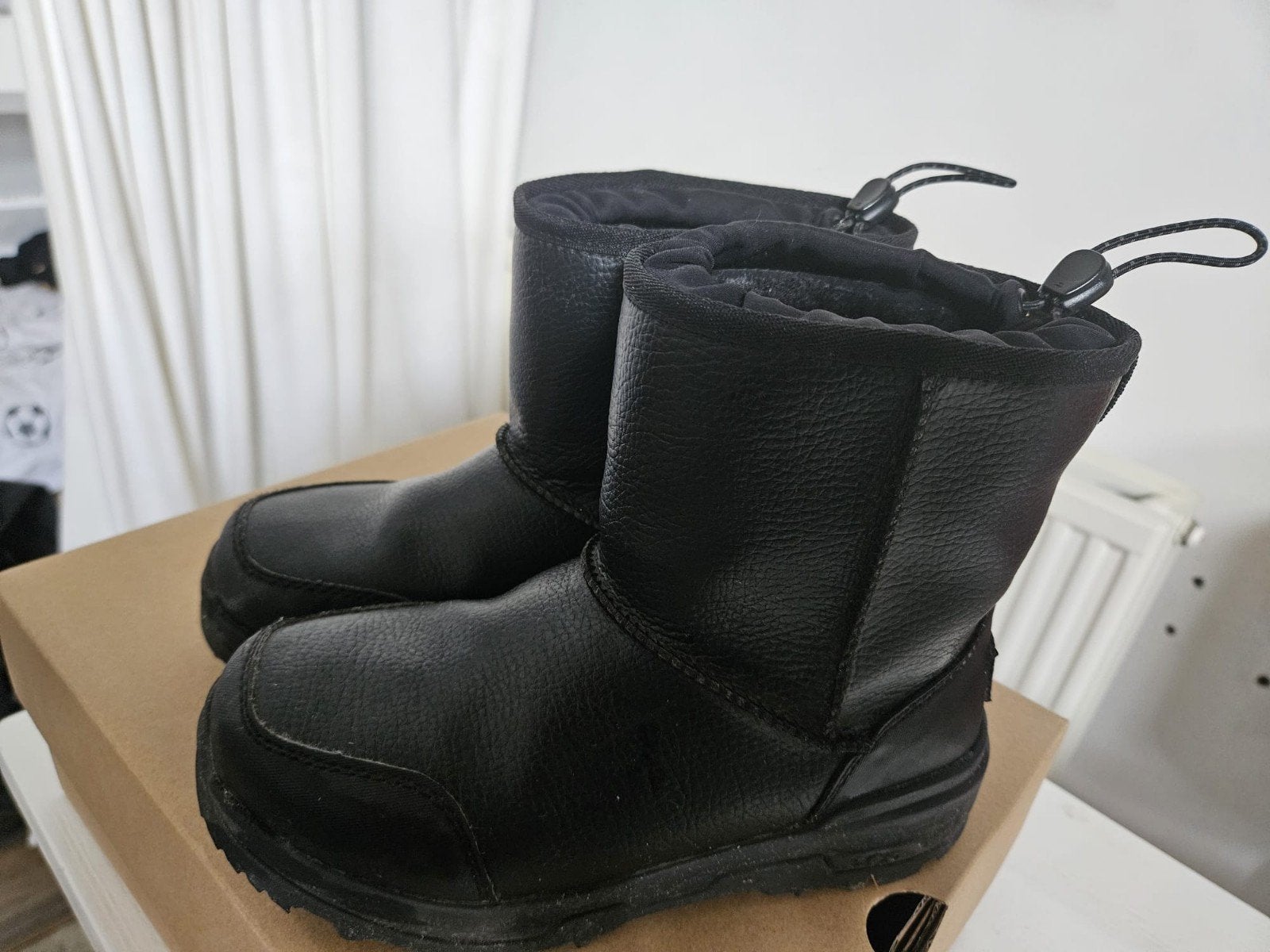 Uggs gevoerd maat 33,5, Kinderen en Baby's, Gebruikt, UGG, Jongen of Meisje, Ophalen of Verzenden