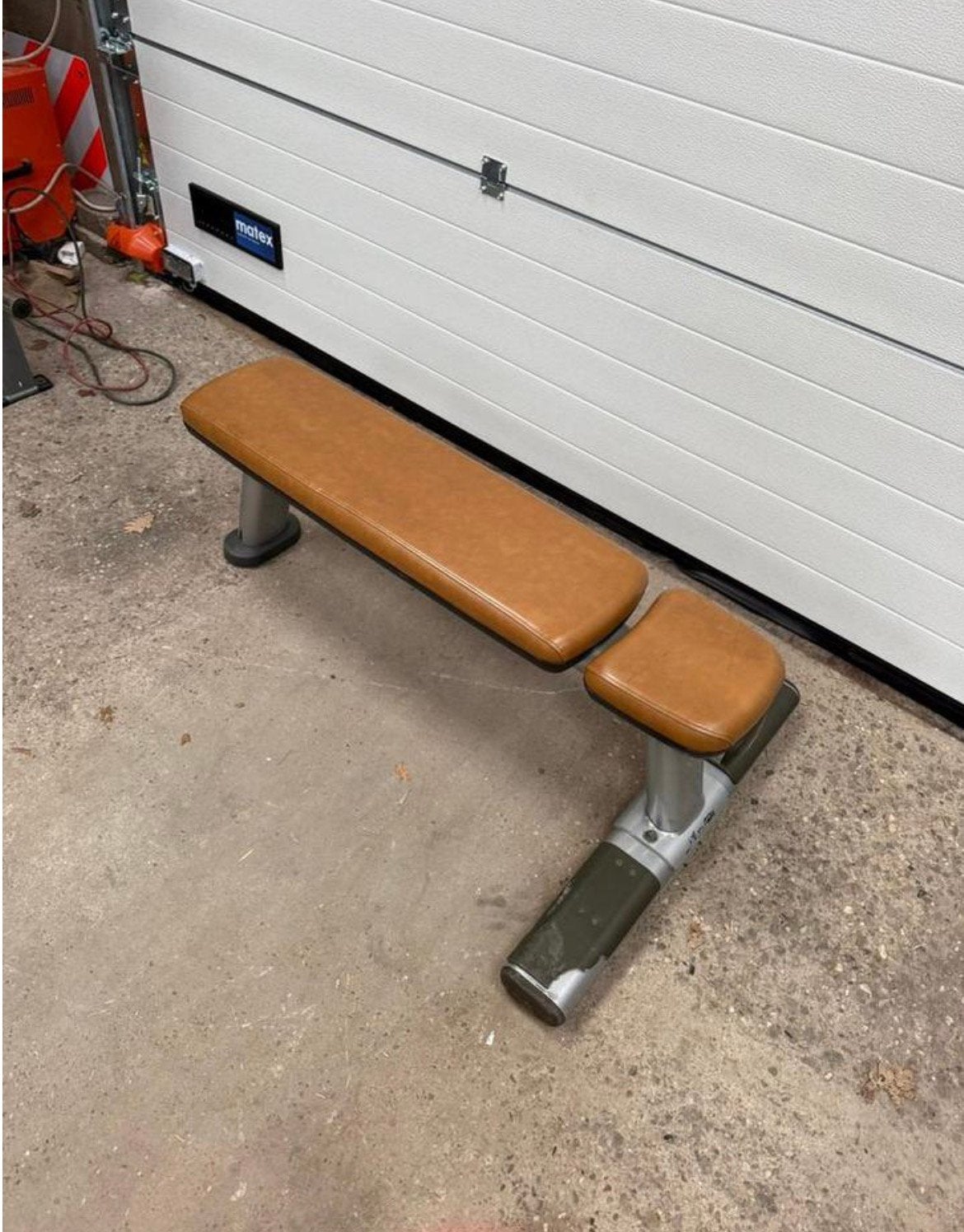 Life Fitness Flat bench / Benchpress / bankje, Sport en Fitness, Fitnessmaterialen, Ophalen, Benen, Gebruikt, -