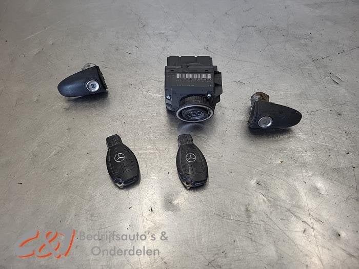 Kontaktslot + Sleutel van een Mercedes Sprinter, Gebruikt, -, Ophalen of Verzenden, -