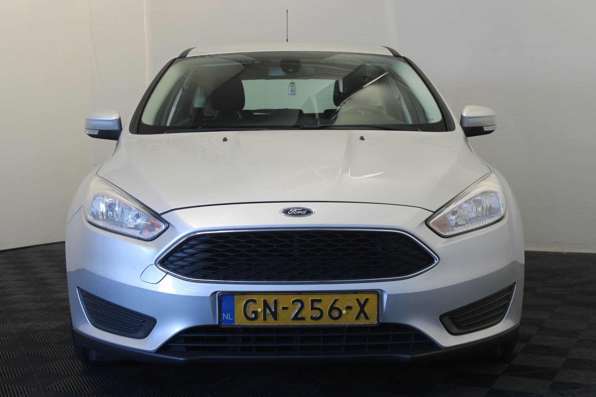 Ford Focus 1.0 Trend Edition (bj 2015), Auto's, Gebruikt, Elektrische ramen, 635 kg, Bedrijf