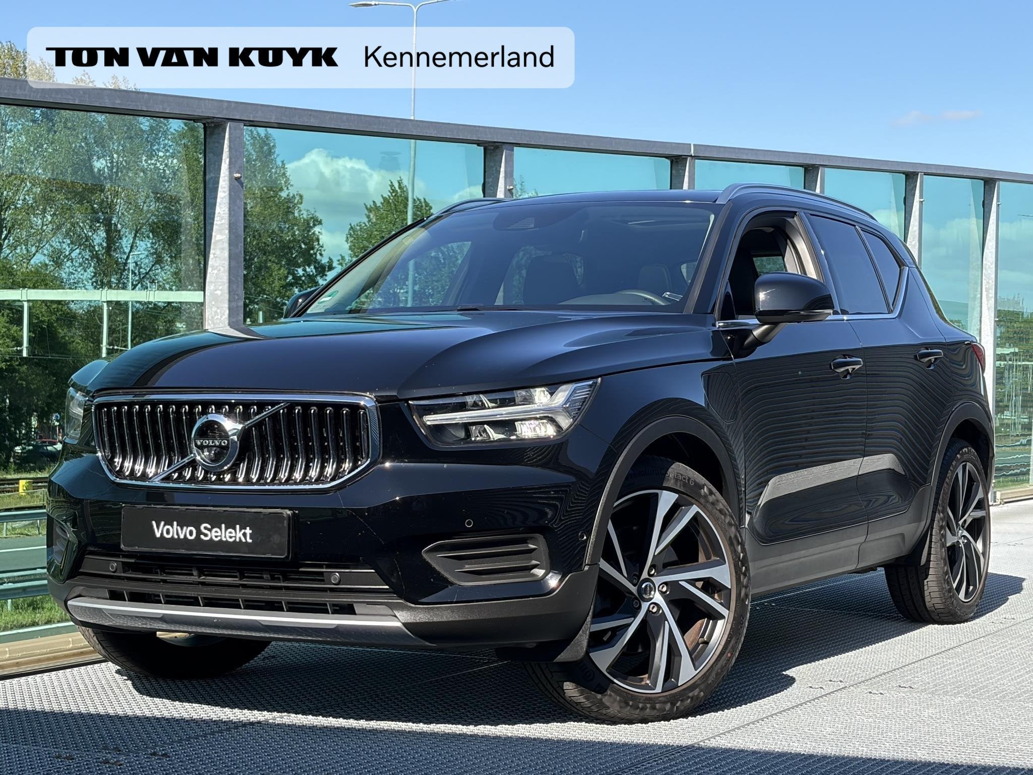 Volvo XC40 1.5 T5 Recharge Inscription PHEV Automaat, Stoelv, Met garantie (alle), Zwart, Hybride Elektrisch/Benzine, 3 cilinders