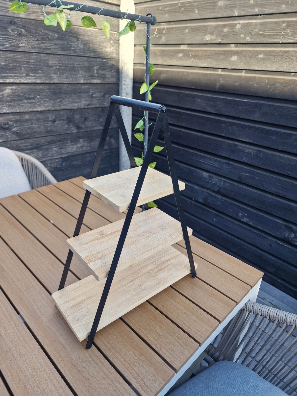 Decoratieve etagère met 3 planken - Zwart metaal en hout, Ophalen of Verzenden, Zo goed als nieuw, Zwart, Hout