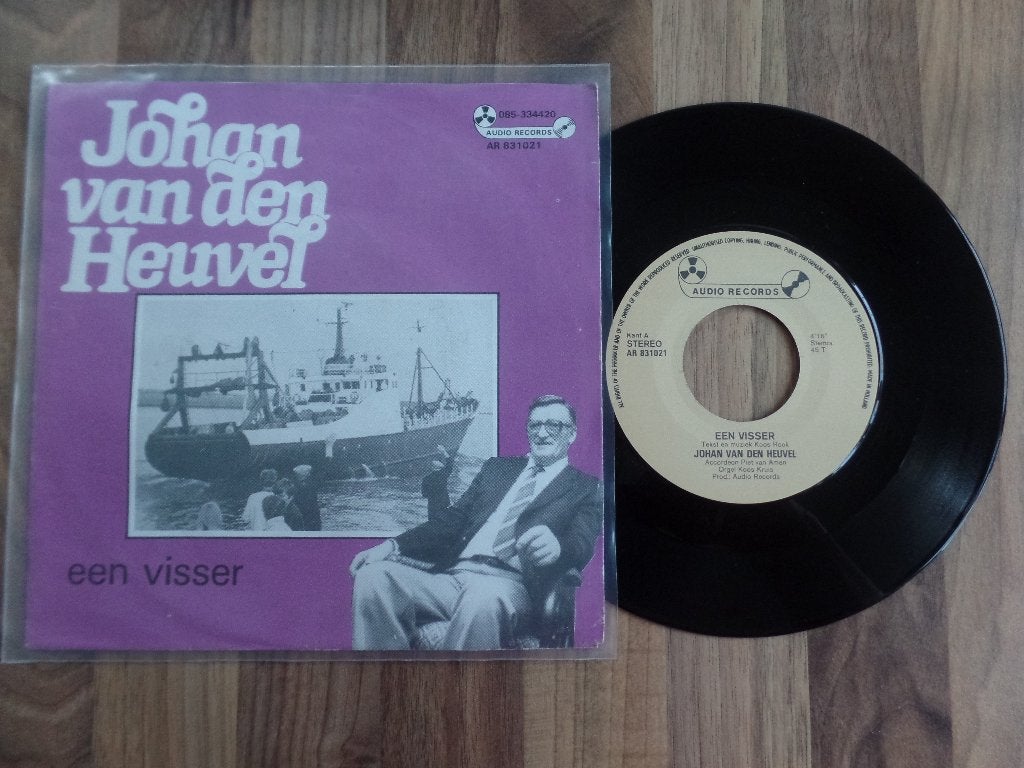 single  Johan van den Heuvel - Een Visser, Ophalen of Verzenden, Gebruikt, 7 inch, Nederlandstalig