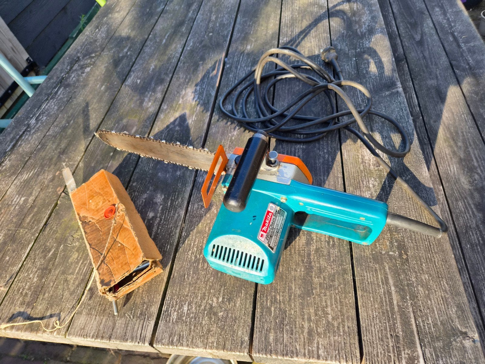 LEES ADVERTENTIE: Makita 5011NB kettingzaag, Tuin en Terras, Hand-tuingereedschap, Ophalen, Gebruikt, MAKITA