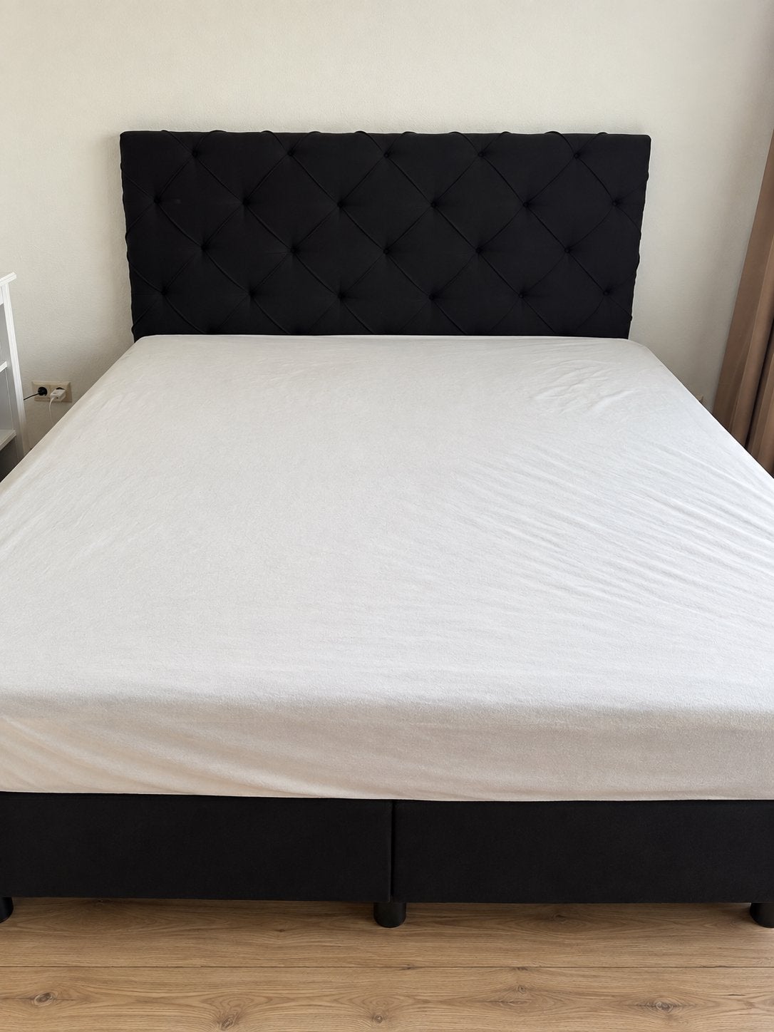 MOET NU WEG! Zwarte boxspring 180x200 met mooi hoofdbord, Huis en Inrichting, Ophalen, Zo goed als nieuw, Tweepersoons, 180 cm
