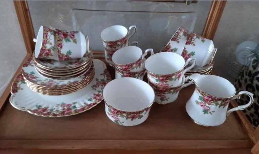 Royal Stafford servies - bone china, Ophalen