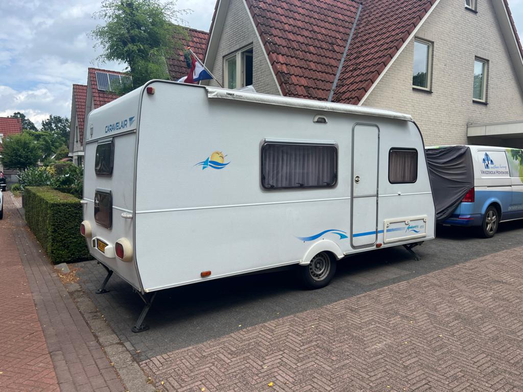 Caravelair Antares 496 (2002) - 5 persoons met stapelbed, Stapelbed, 750 - 1000 kg, Particulier, 4 tot 5 meter
