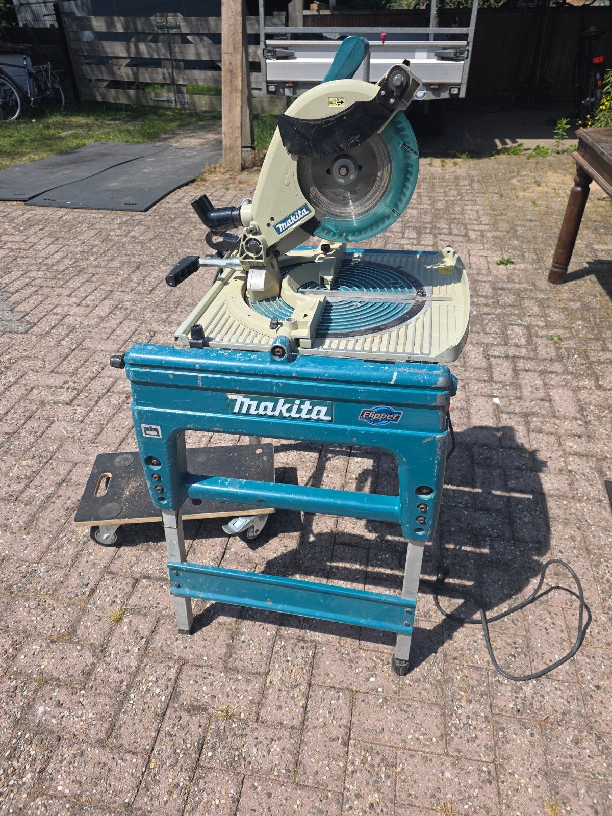 Makita  Tafelzaag flipper Afkortzaag met onderstel, Ophalen, Gebruikt, 70 mm of meer, Makita