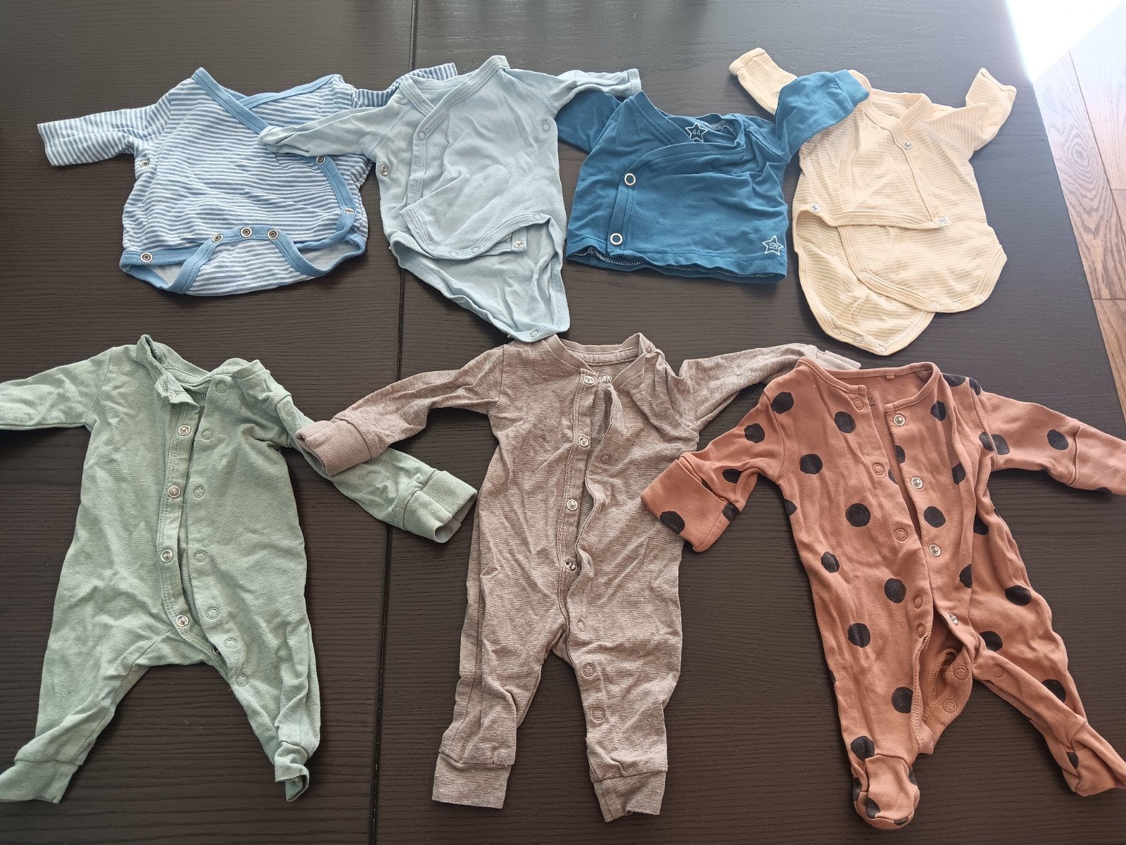 gratis: babykleding maat 44 (neutraal, jongens, meisjes), Ophalen, Gebruikt, Jongetje of Meisje, Setje