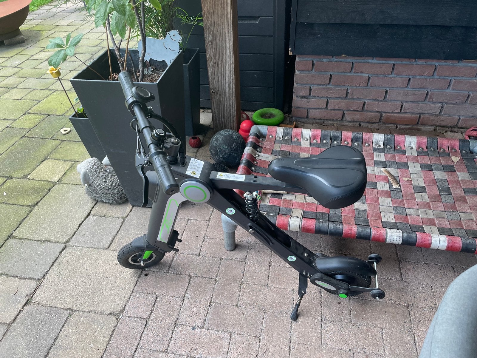 Opvouwbare elektrische step met zadel, Fietsen en Brommers, Ophalen, Zo goed als nieuw, Elektrische step (E-scooter)