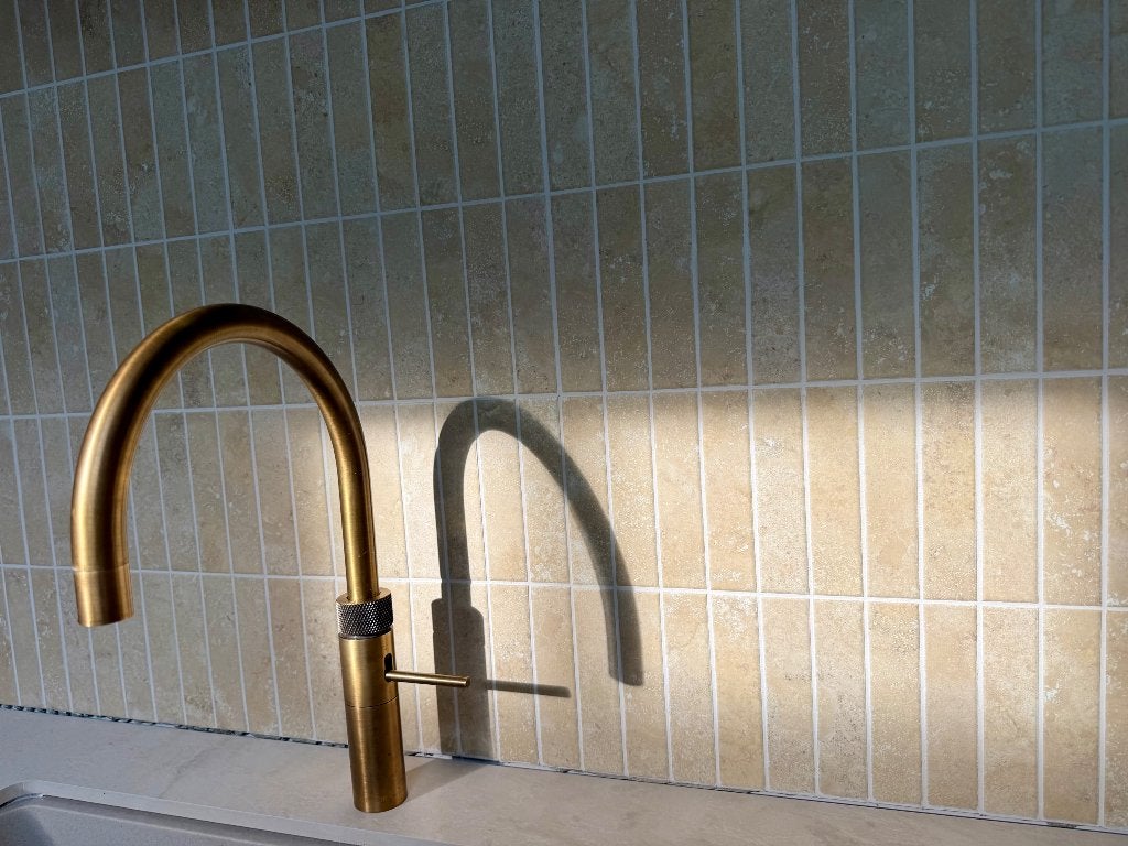 Travertin Kitkat Mozaïek 33x145mm, Ophalen, Nieuw, 20 tot 40 cm, 10 m² of meer