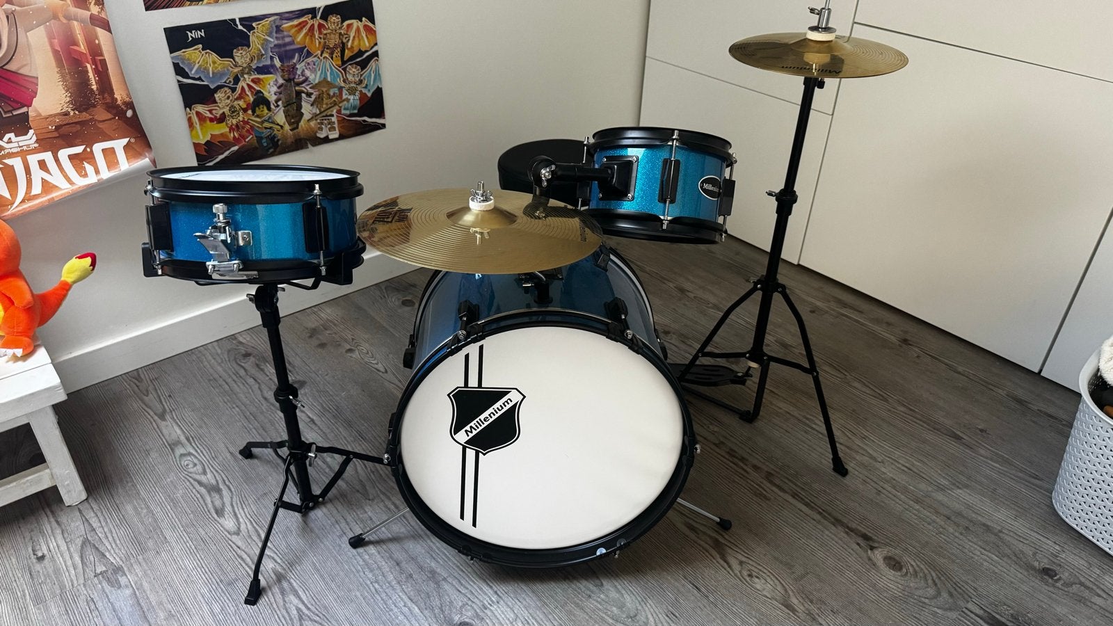Kinderdrumstel incl. krukje, stokken en dempingspads, Muziek en Instrumenten, Drumstellen en Slagwerk, Ophalen, Zo goed als nieuw