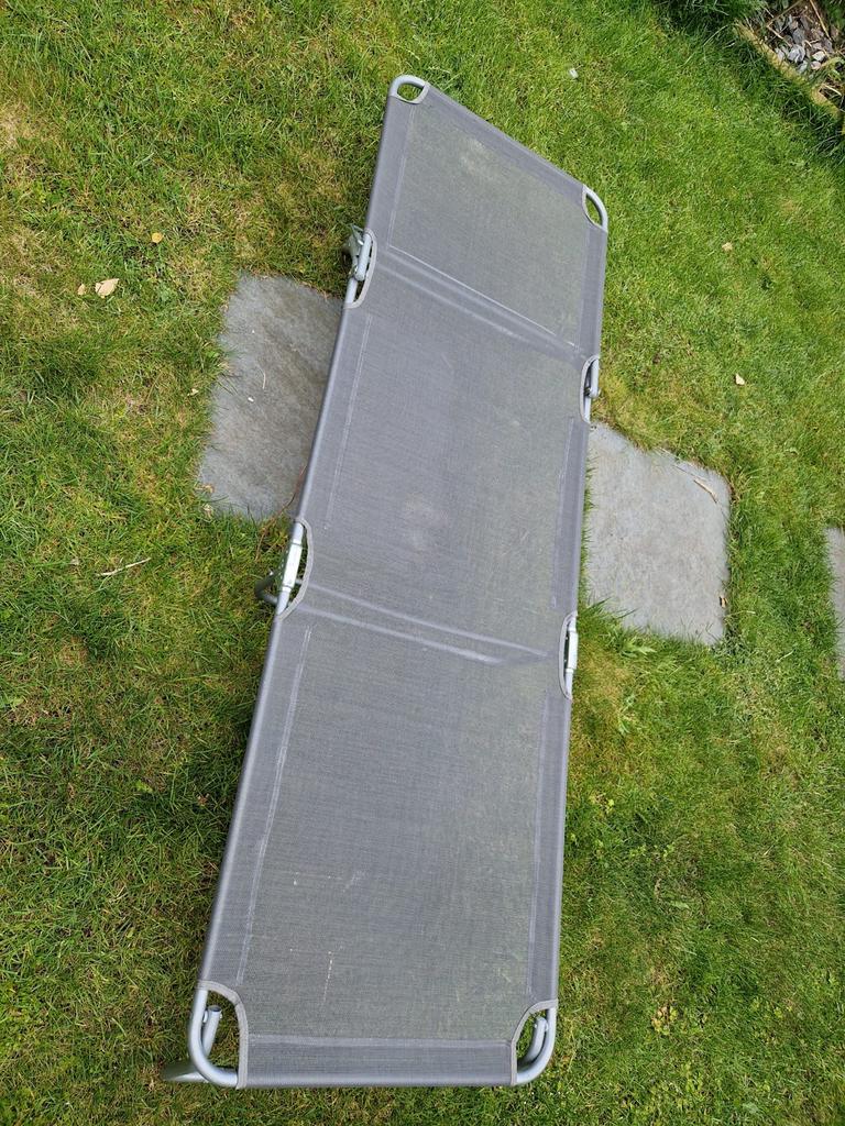 Verstelbaar ligbed/strandbed - Grijs, Tuin en Terras, Ligbedden, Ophalen, Zo goed als nieuw, Aluminium, Inklapbaar