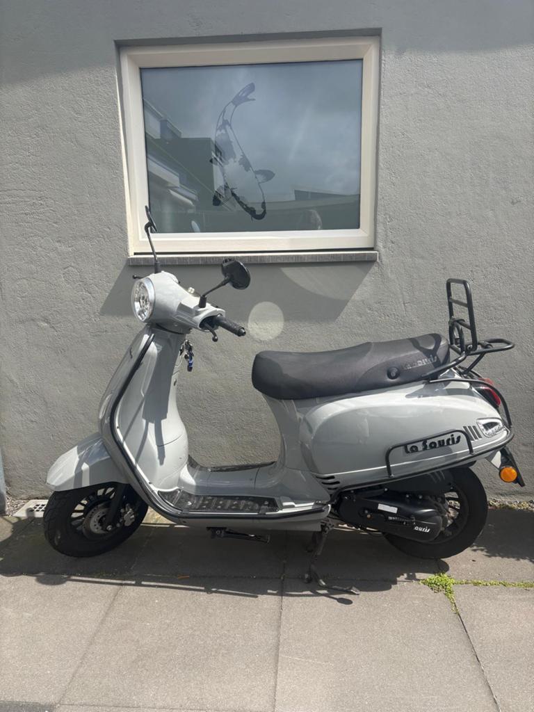 Scooter la souris uit 2022, Fietsen en Brommers, Snorfietsen en Snorscooters, Zo goed als nieuw, Benzine, Ophalen, Overige merken