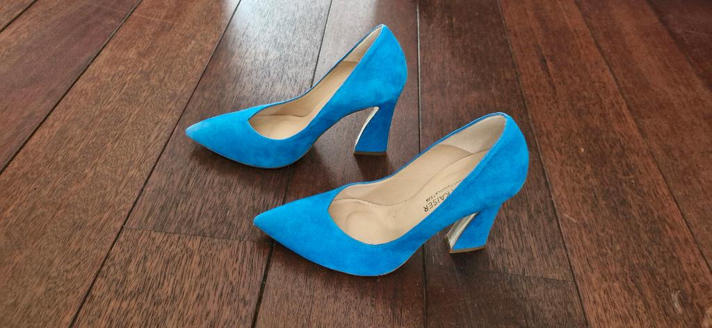 Naaldhakken, Kleding | Dames, Schoenen, Pumps, Blauw, Ophalen of Verzenden, Zo goed als nieuw