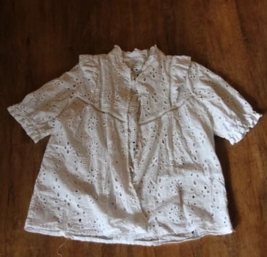 Mooi wit Katoenen blouse Drôle de copine Paris S/M, Kleding | Dames, Blouses en Tunieken, Ophalen of Verzenden, Zo goed als nieuw