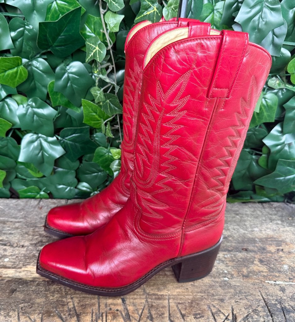 Prachtige  leren blokhak laarzen van Sendra , maat 39, Kleding | Dames, Ophalen of Verzenden, Zo goed als nieuw, Sendra, Rood