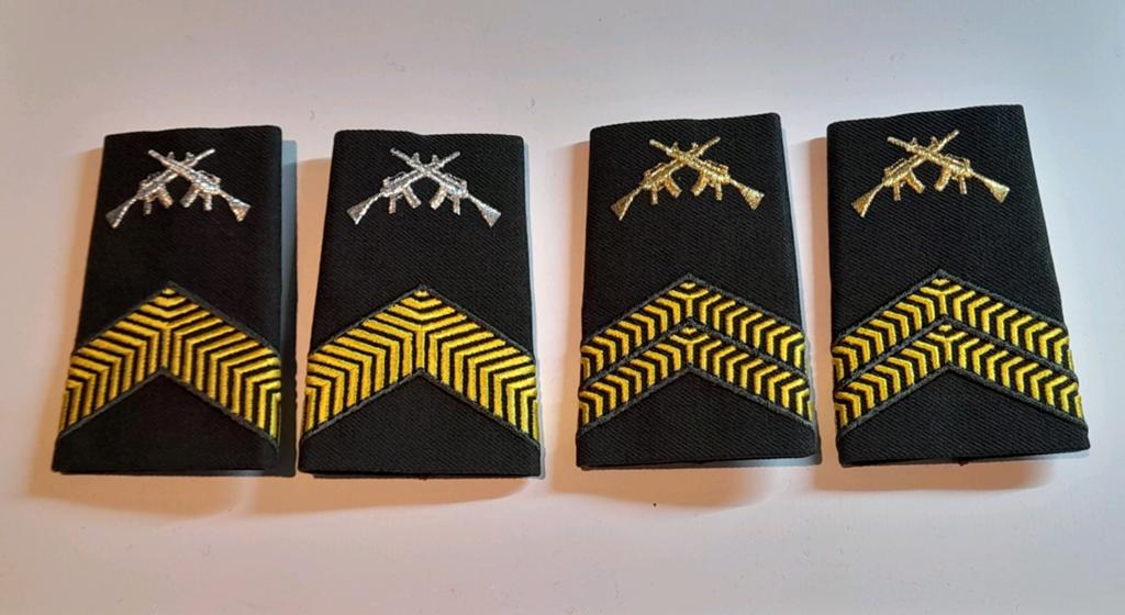2 OLK korporaal setjes voor DT2000, Ophalen of Verzenden, Landmacht, Nederland, Embleem of Badge