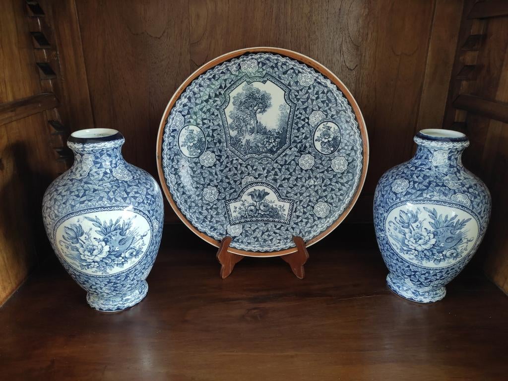 Antiek Boch Flamand Blauw Bord en Vazen Set, Ophalen of Verzenden