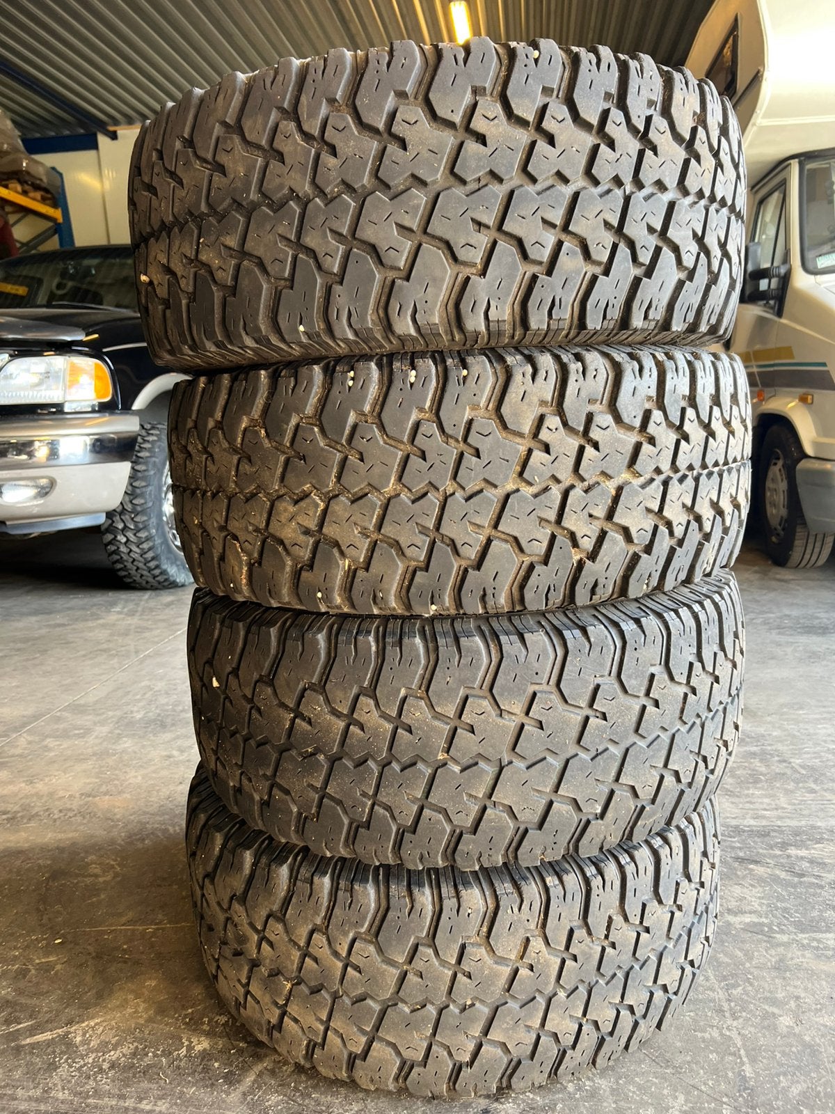 33x12.50xR17 Cooper Discoverer S/T banden set, Ophalen, Overige, Gebruikt, Overige