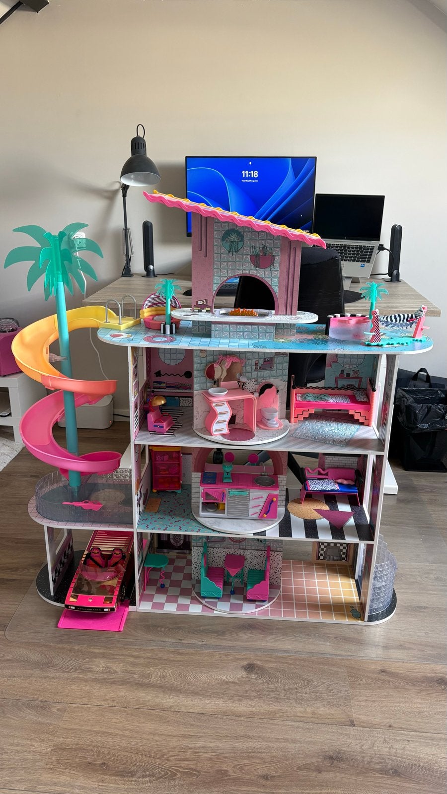 Groot L.O.L. Surprise! Poppenhuis met auto en accessoires, Ophalen, Zo goed als nieuw, Poppenhuis