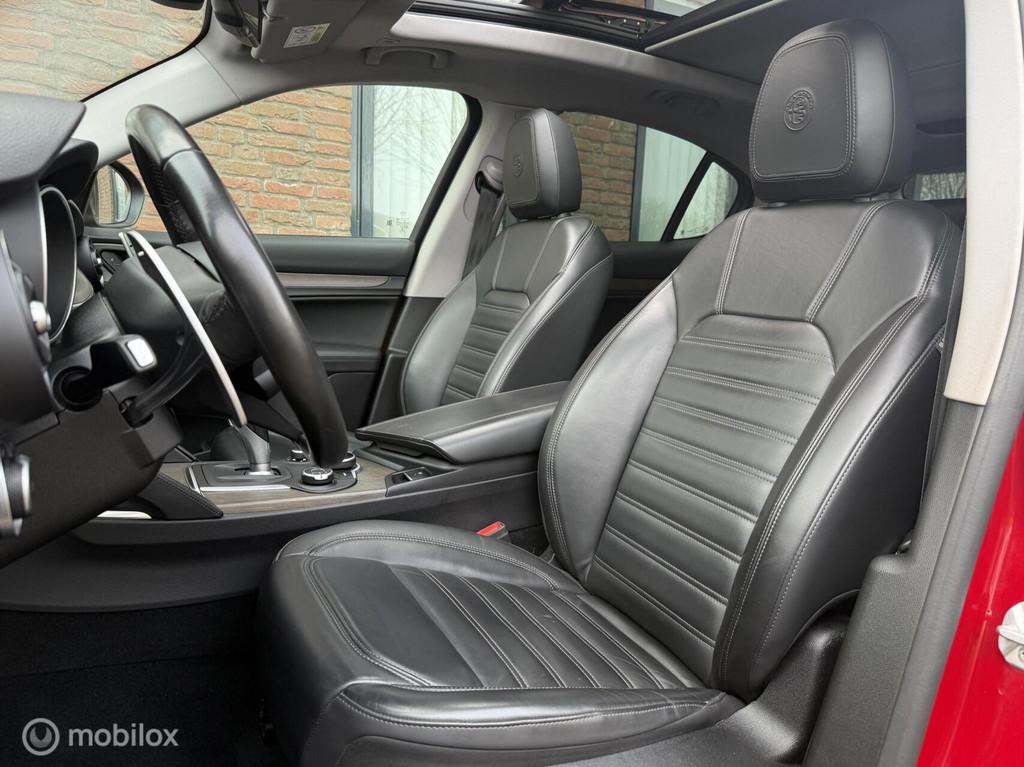 Alfa Romeo Stelvio 2.0 T AWD First Edition Alfa Rosso Panoda, Auto's, Alfa Romeo, Automaat, 1995 cc, Zwart, 4 cilinders