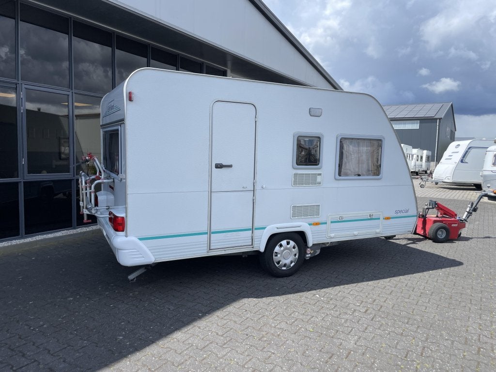 Knaus Eifelland Holiday Special 400 Bed + Zit WC 830KG leeg, Schokbreker, Bedrijf, Treinzit, Eifelland