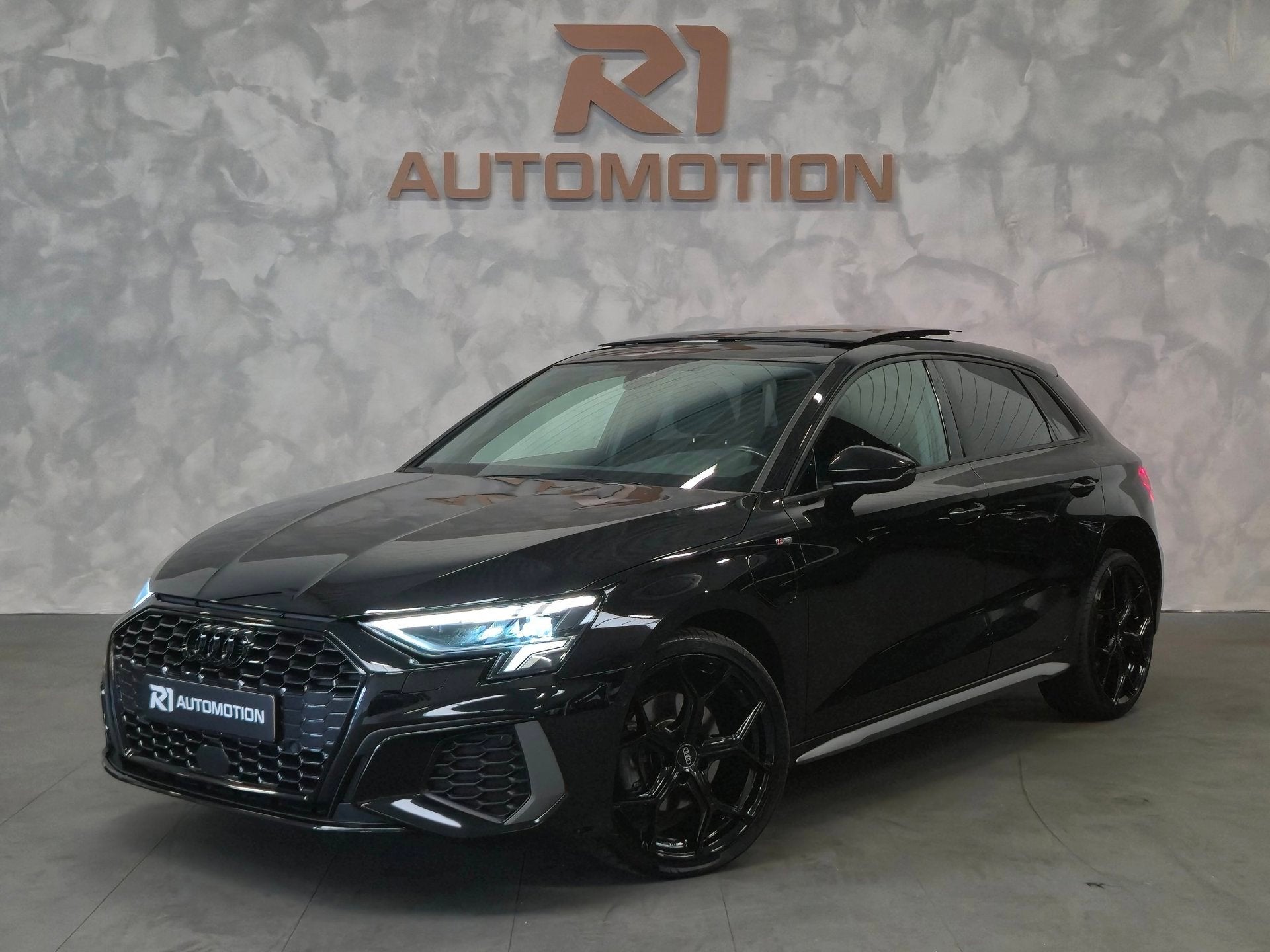 Audi A3 Sportback 40 TFSI e S-Line|PANO|KEYLESS|CAMERA|ACC|D, Auto's, Gebruikt, 4 cilinders, Zwart, Plug-in hybride