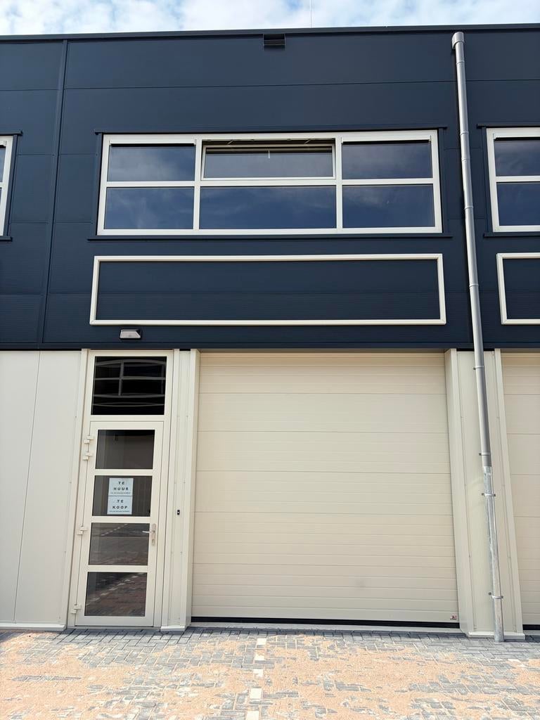Te huur / te koop net opgeleverd bedrijfsunit + kantoor, 80 m², Belegging, Bedrijfsruimte
