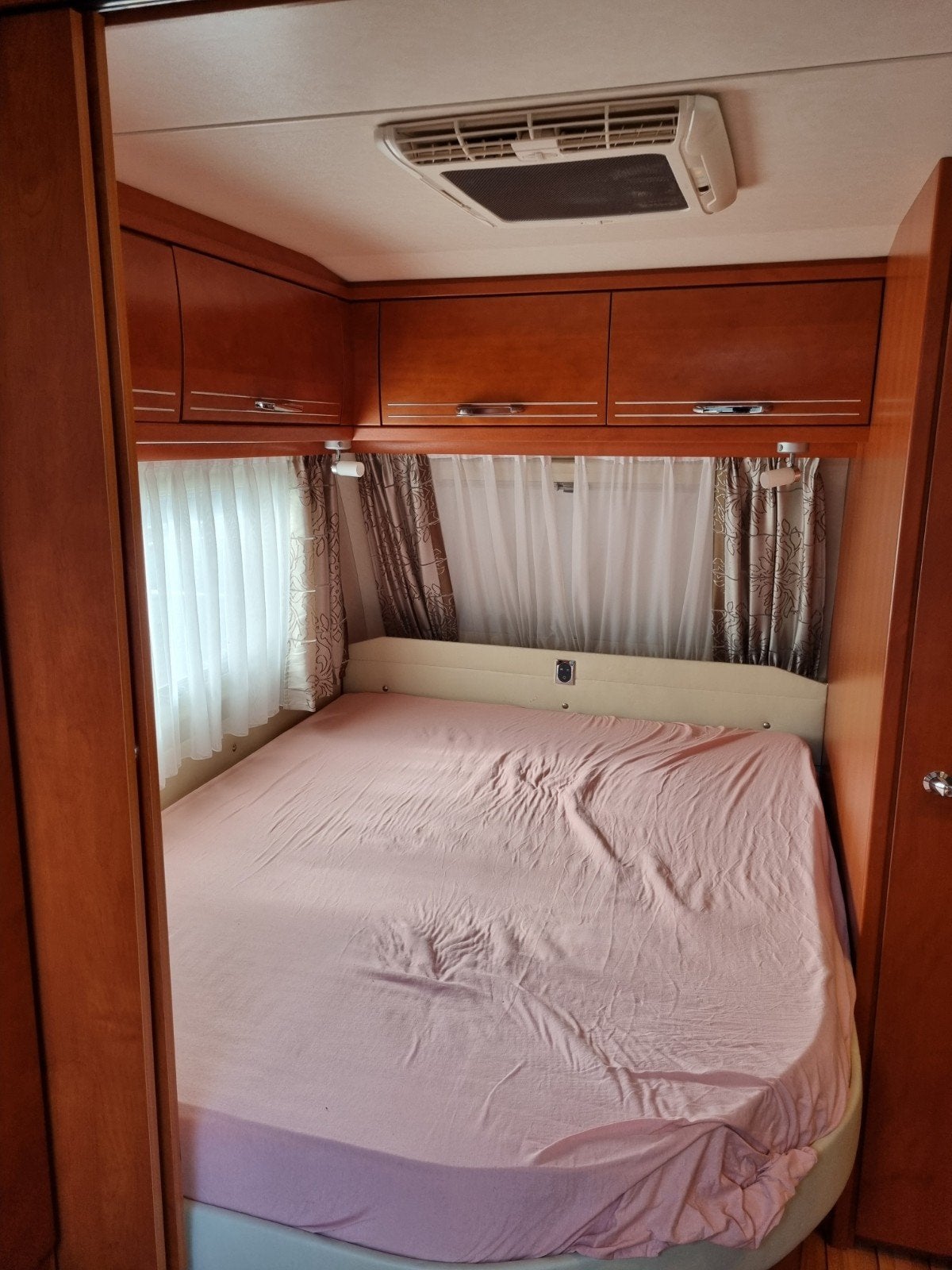 Foto 17 van Tabbert puccini 560TD bj,15 als nieuw BOMVOL ACCESSOIRES