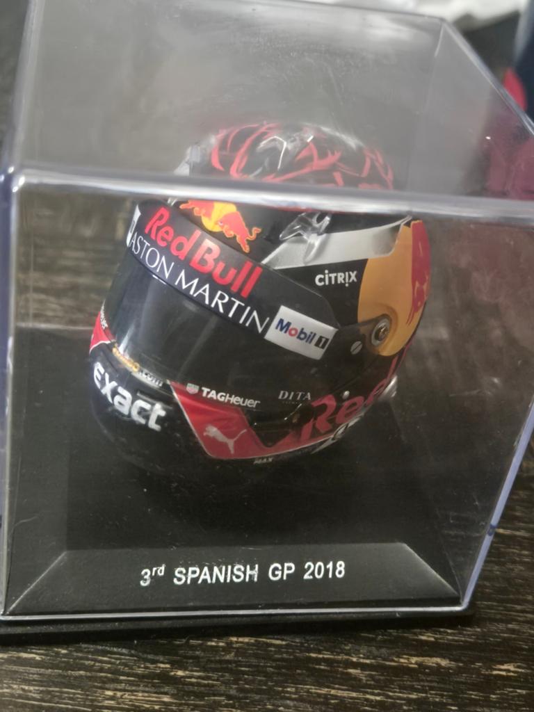 Miniatuur helm Max Verstappen Red Bull Spanish GP 2018, Overige merken, 1:50 of kleiner, Overige typen, Ophalen of Verzenden