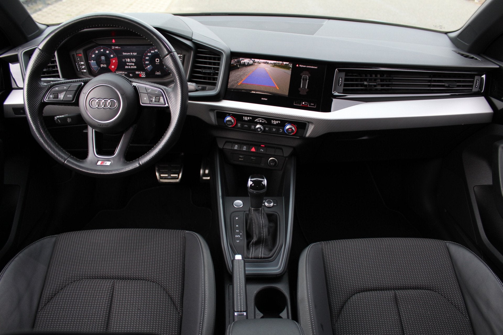 Audi A1 Sportback 35 TFSI 150Pk DSG Automaat 2x S-line | Cam, Euro 6, 4 cilinders, 150 pk, Zwart