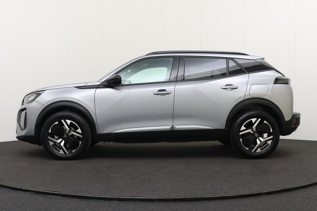 Peugeot 2008 158 PK Aut. Hybrid Allure Half-Leder Climate Ca, Auto's, Peugeot, 1272 kg, Gebruikt, 1199 cc, Leder en Stof