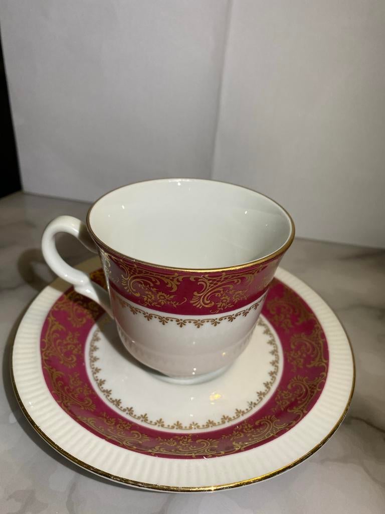 Vintage Kronester Bavaria kop en schotel, rood met goud, Ophalen