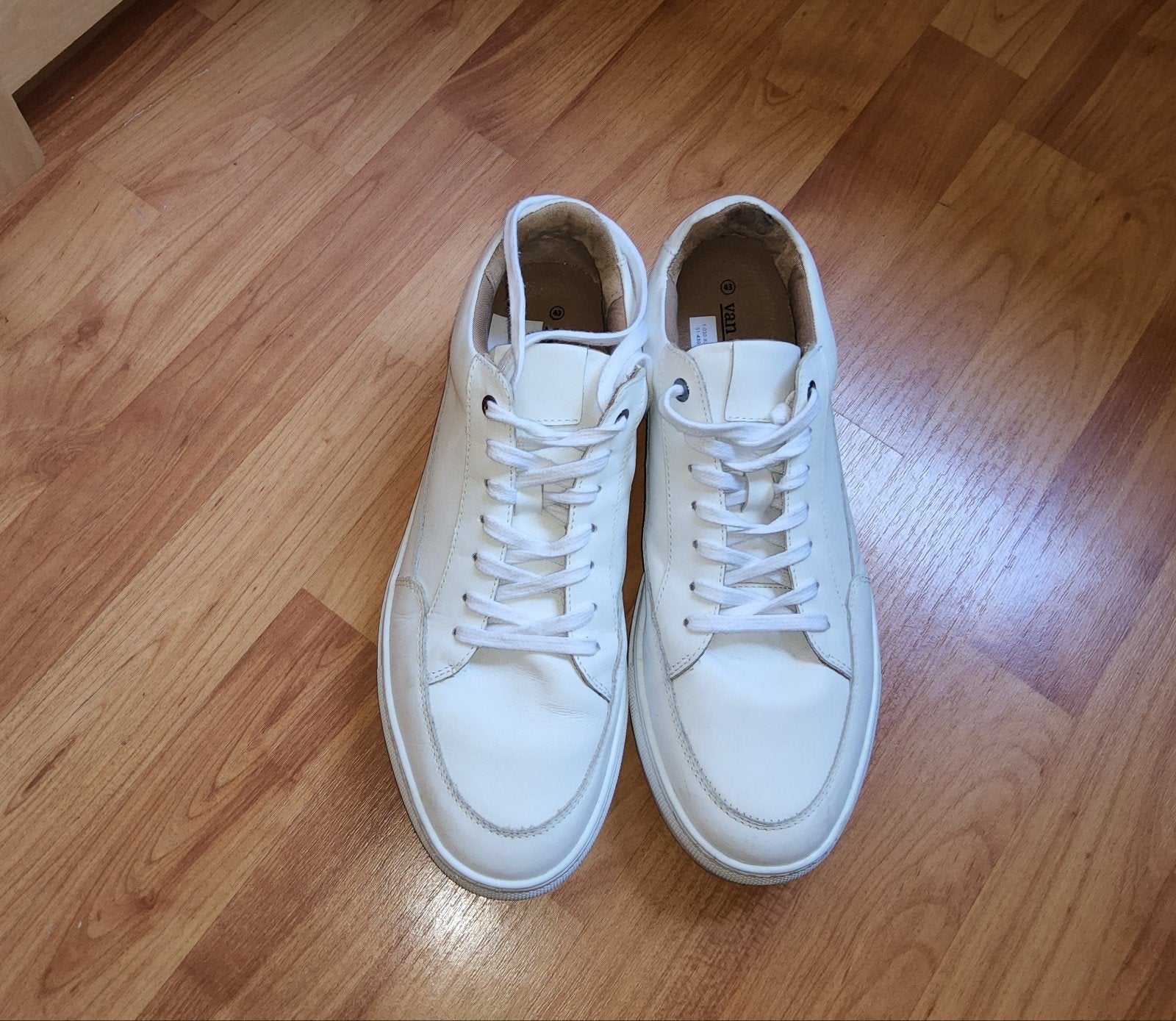 Witte sneaker merk Beers mt 43, Kleding | Heren, Wit, Ophalen of Verzenden, Van Beers, Sneakers of Gympen