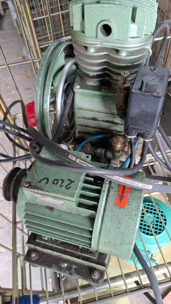 Compressor  220v  zonder drukvat, Ophalen of Verzenden