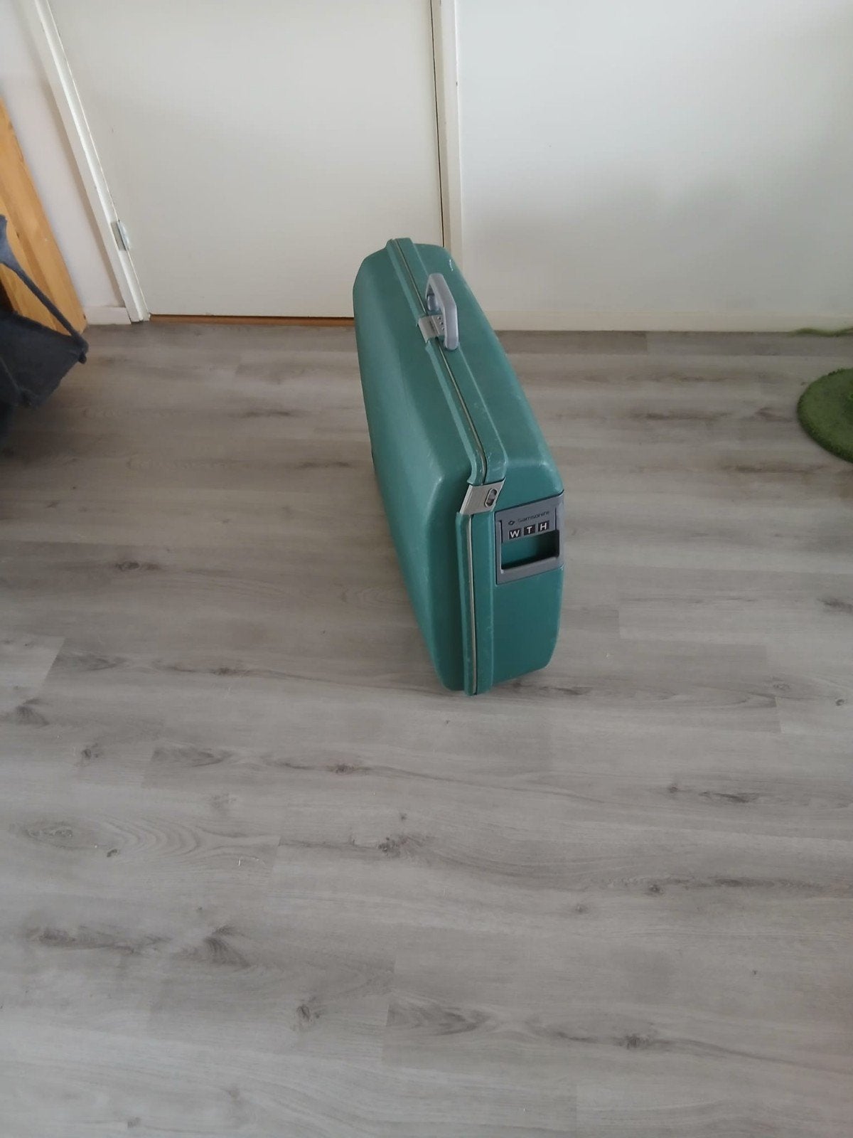 reiskoffer met code, Wieltjes, Gebruikt, Hard kunststof, Verzenden