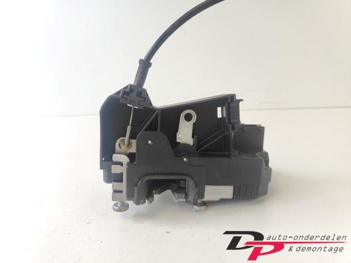 Deurslot Mechaniek 2Deurs rechts van een Opel Vivaro, Gebruikt, -, -, Opel